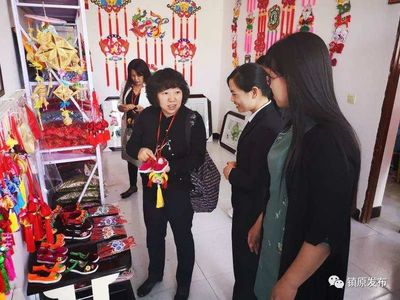 鎮(zhèn)原開(kāi)邊鎮(zhèn)扶貧車間迎來(lái)天津市靜海區(qū)商務(wù)局工藝品銷售合作