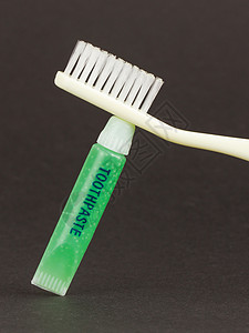 安逸生活下口腔衛生用品的演進與當代選擇